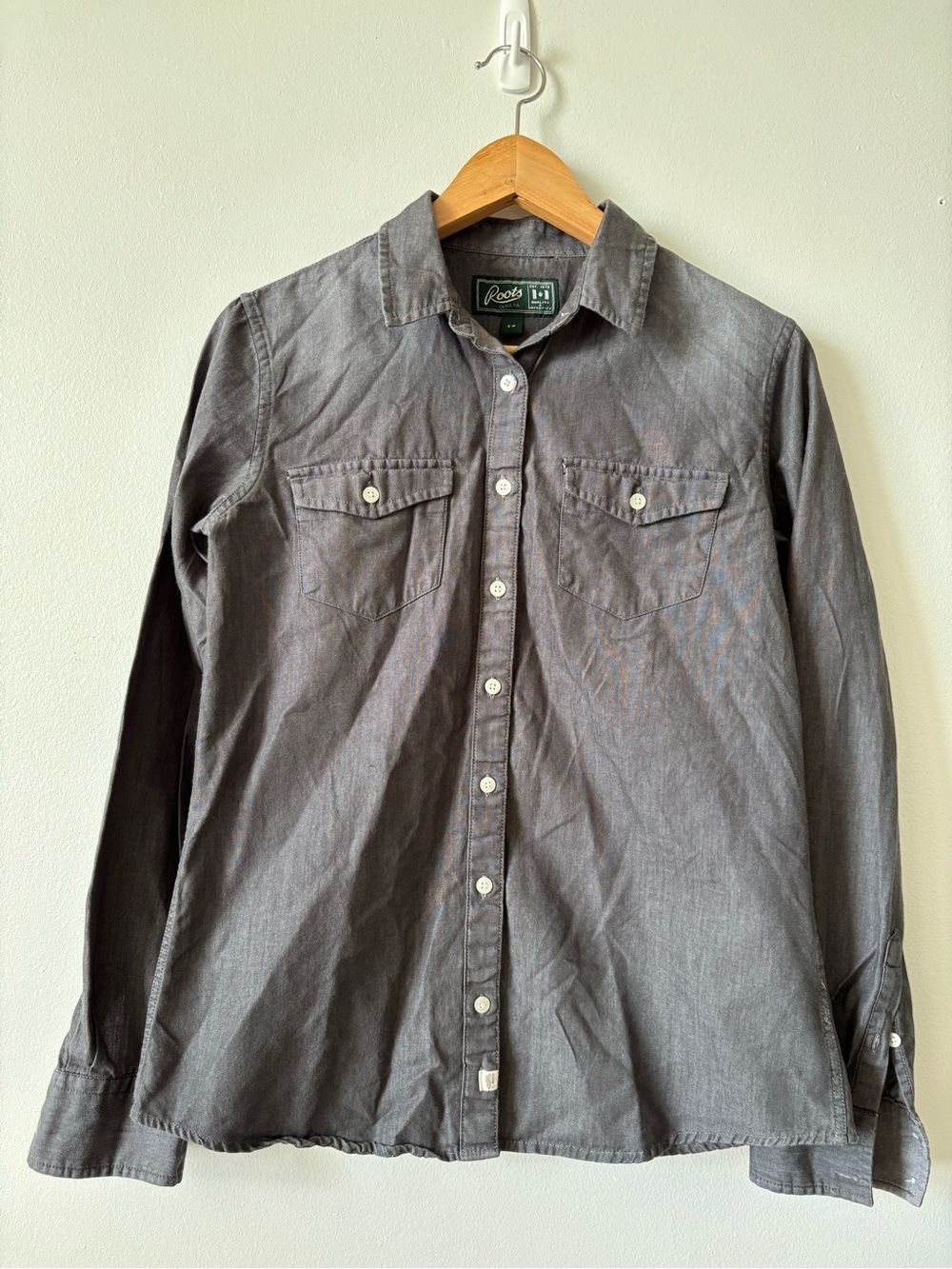 Roots Men's Charcoal Gray Button-Down Shirt